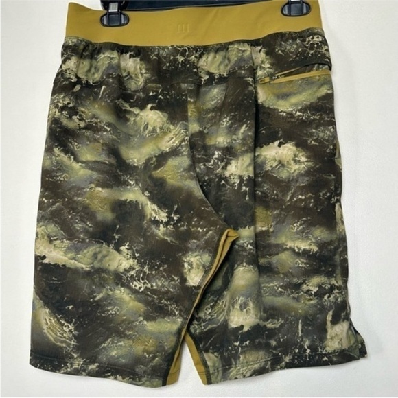 Lululemon Men's T.H.E. Short 9"L Linerless Swift 4 Way Stretch- Size Large - Picture 5 of 6